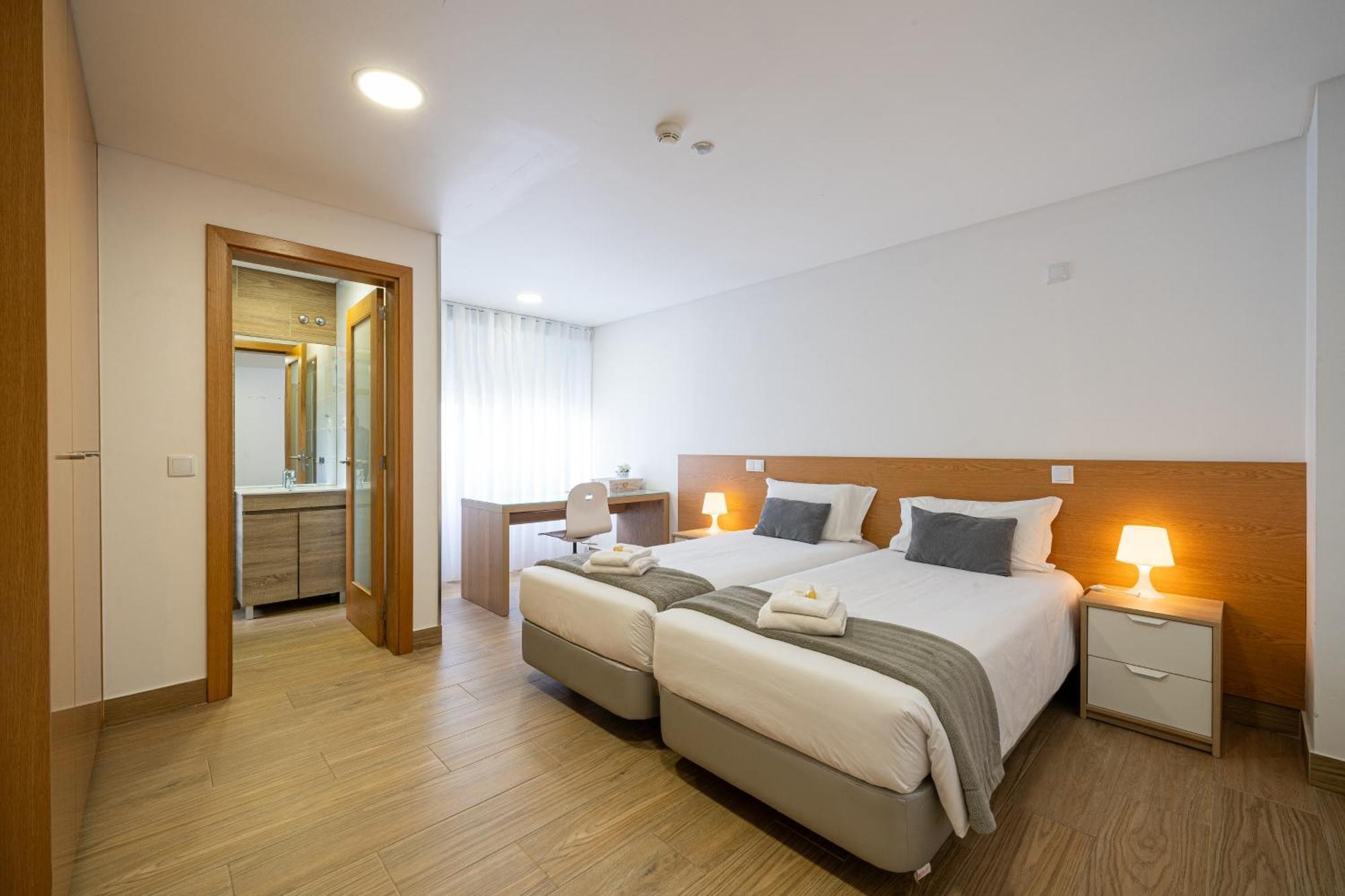 São João da Madeira Central Suites 3 מראה חיצוני תמונה