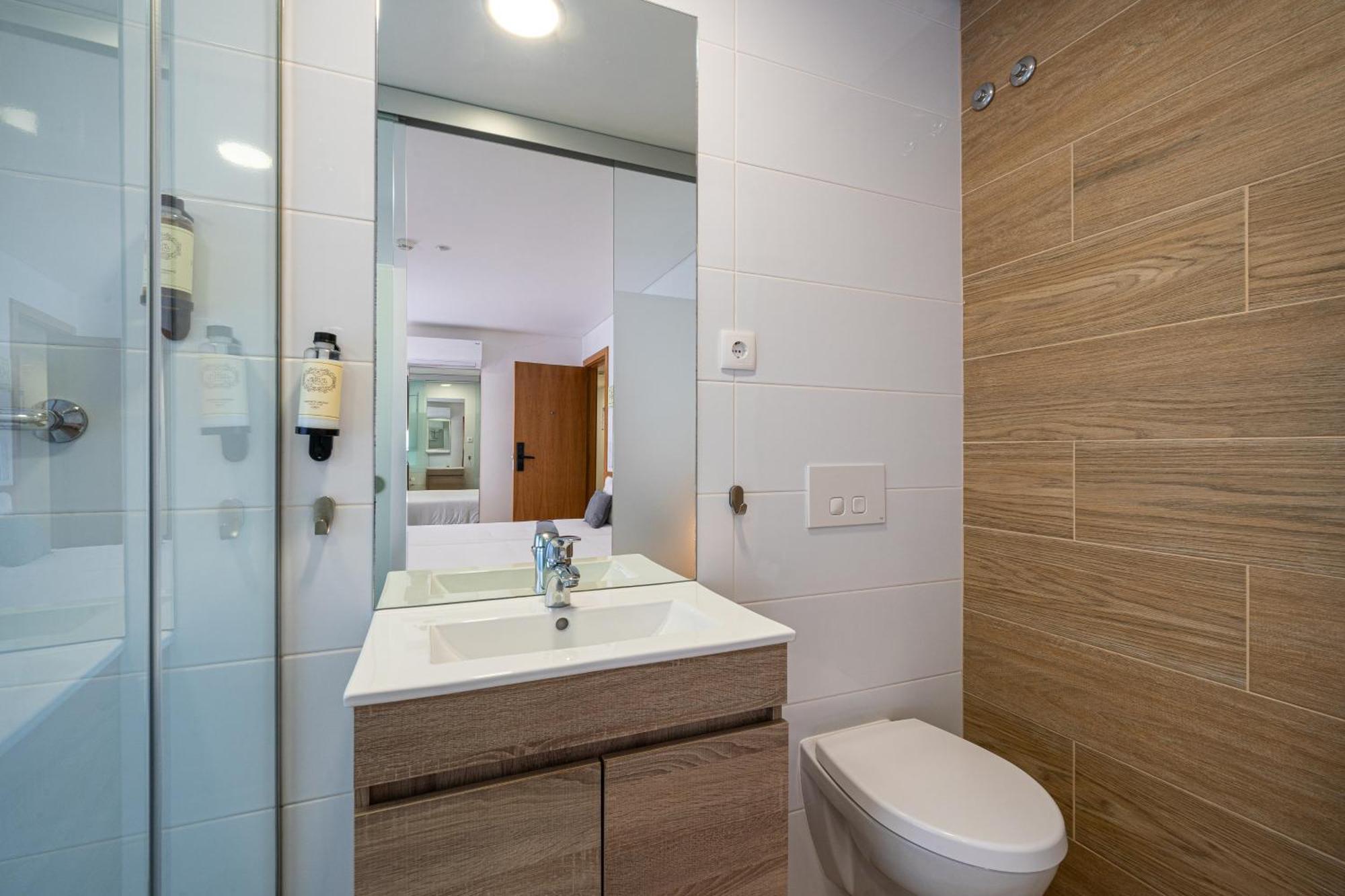 São João da Madeira Central Suites 3 מראה חיצוני תמונה