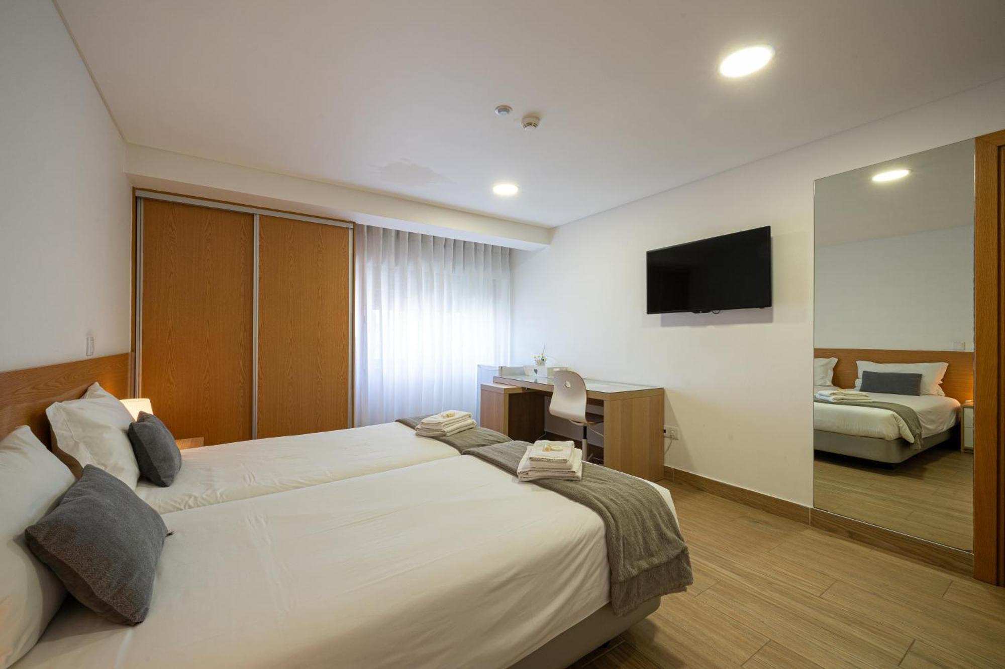 São João da Madeira Central Suites 3 מראה חיצוני תמונה
