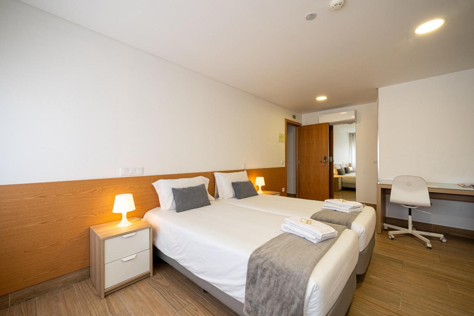 São João da Madeira Central Suites 3 מראה חיצוני תמונה