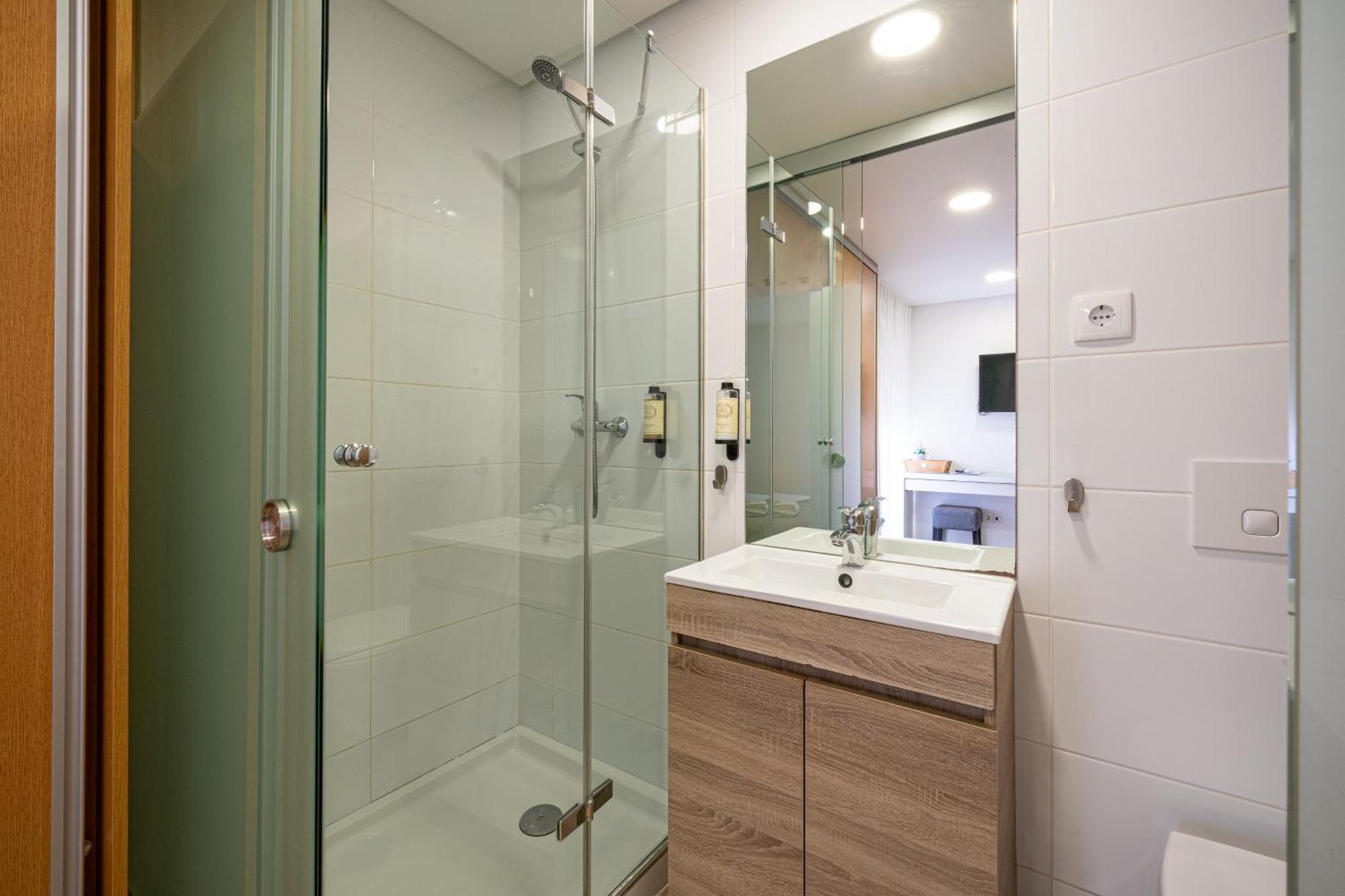 São João da Madeira Central Suites 3 מראה חיצוני תמונה