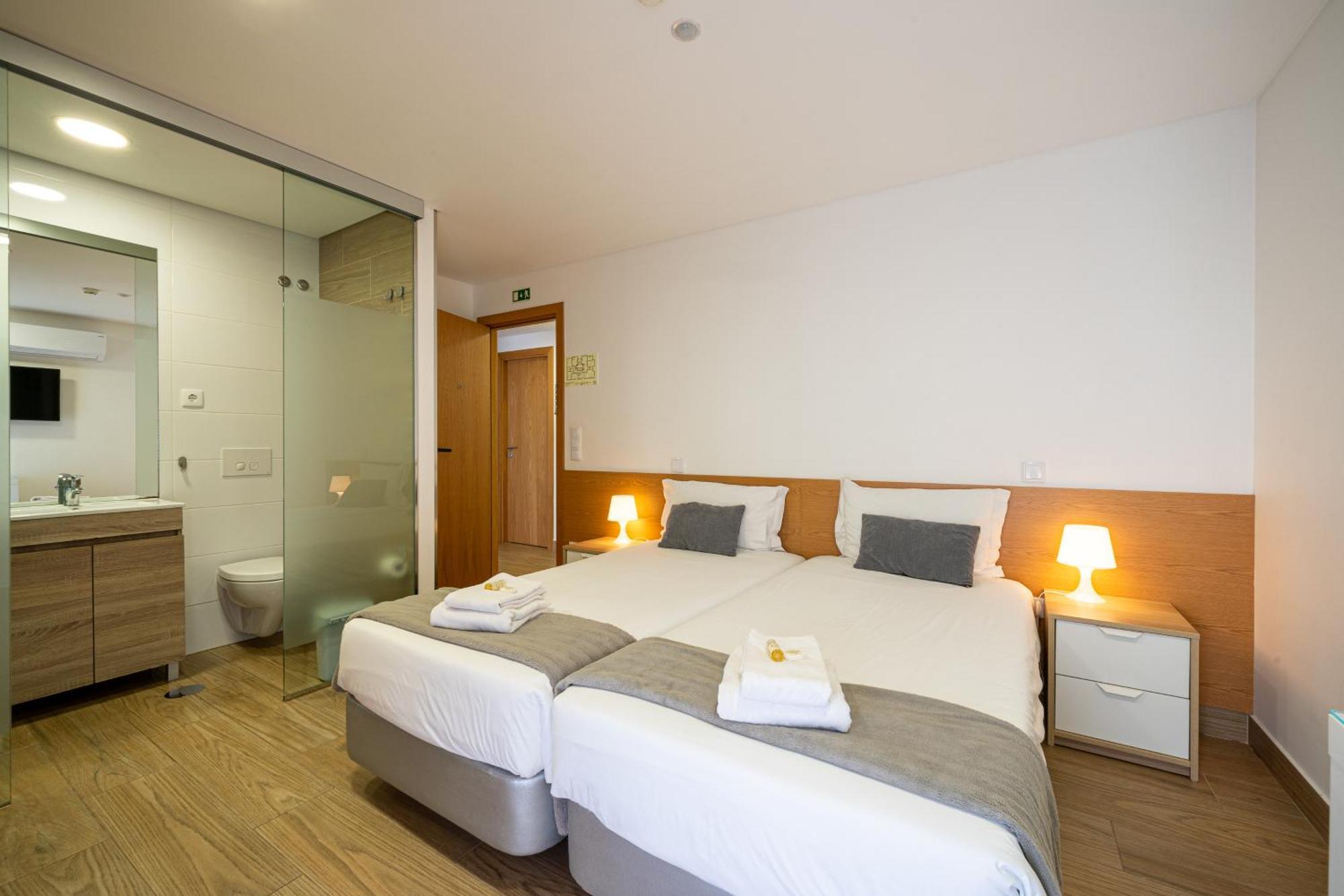São João da Madeira Central Suites 3 מראה חיצוני תמונה